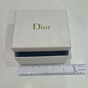 Dior, Dior gift box 🎁 with 3 white Dior tissues, good condition